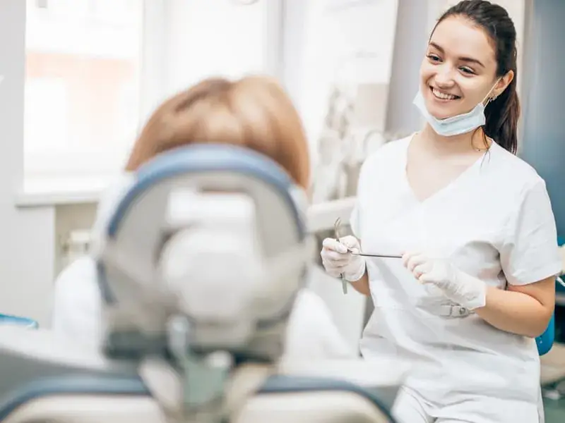 Procedimento de carga imediata em implante dentário